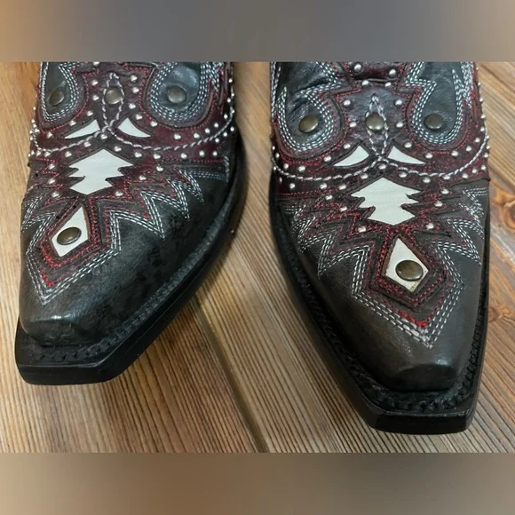 Women’s Corral Brand Vintage Looking Boots - Picture 9 of 9